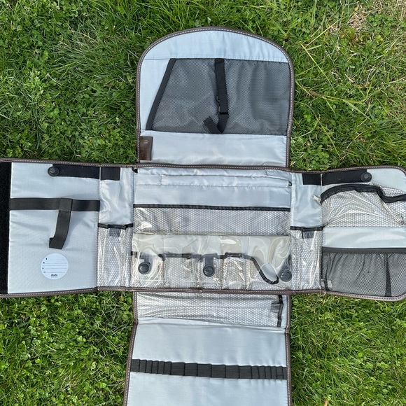 Accessories travel bag! Lime green! Great condition! Must sell - Picture 5 of 7